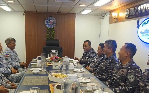 Indonesia’s contingent to RIMPAC visits BRP Antonio Luna (FF151)