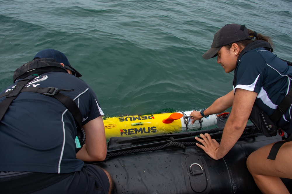 Royal New Zealand Navy Conducts AUV/UUV Search and Calibration