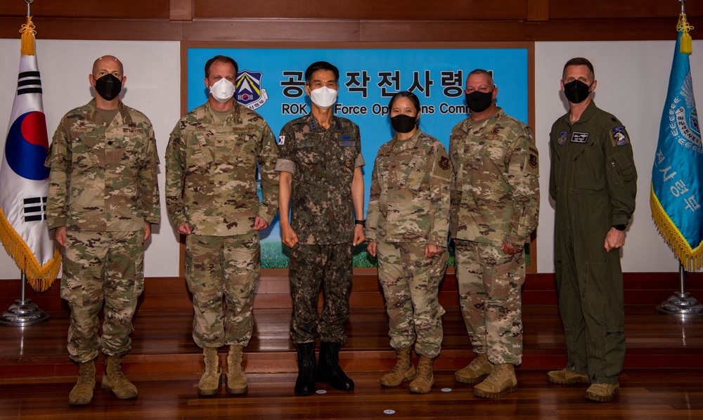 ROK Air Force recognizes departing service members