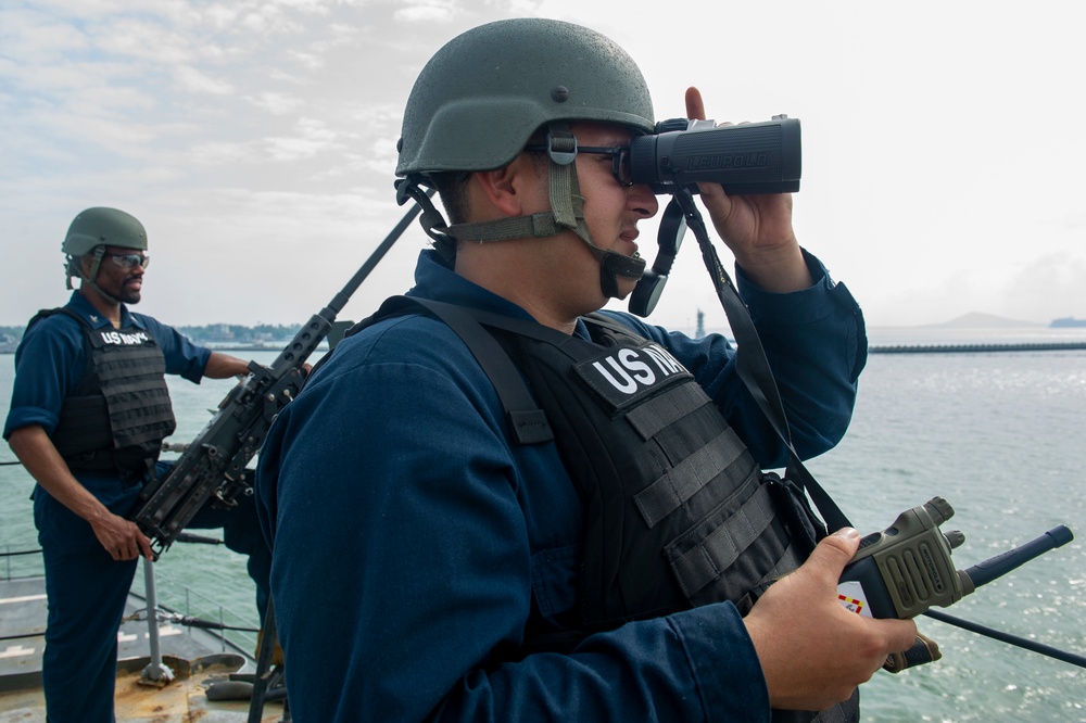 USS Frank Cable Departs Singapore