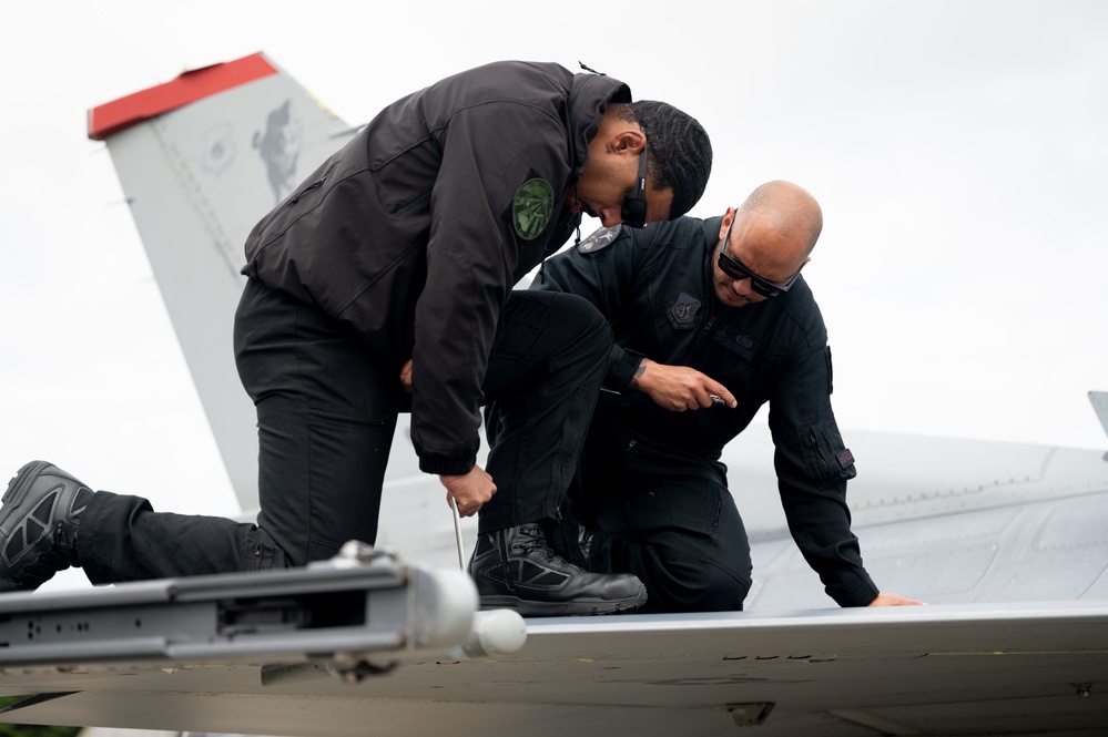 Pacific Air Forces F-16 Demonstration Team: Maintenance is Key