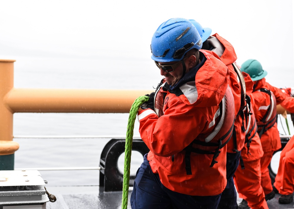 U.S. Coast Guard Cutter Oak tows French navy ship during Exercise Argus