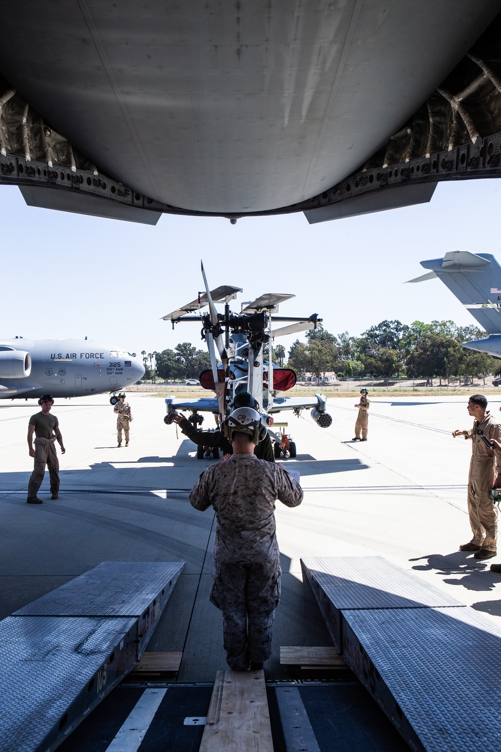 Marine Light Attack Helicopter Squadron 267, United States Air Force, Demonstrate Offensive Air Support