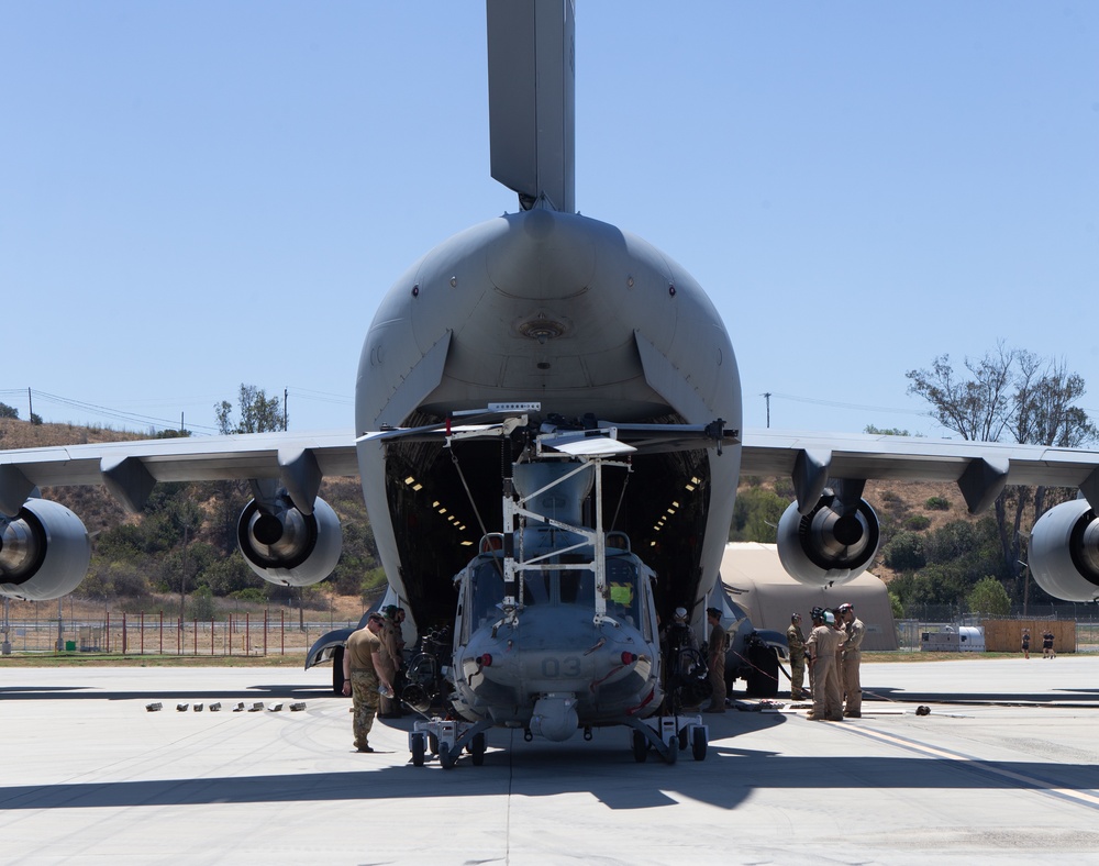 Marine Light Attack Helicopter Squadron 267, United States Air Force, Demonstrate Offensive Air Support