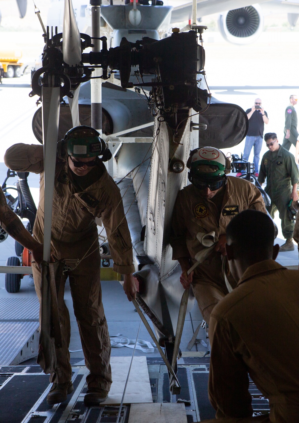 Marine Light Attack Helicopter Squadron 267, United States Air Force, Demonstrate Offensive Air Support