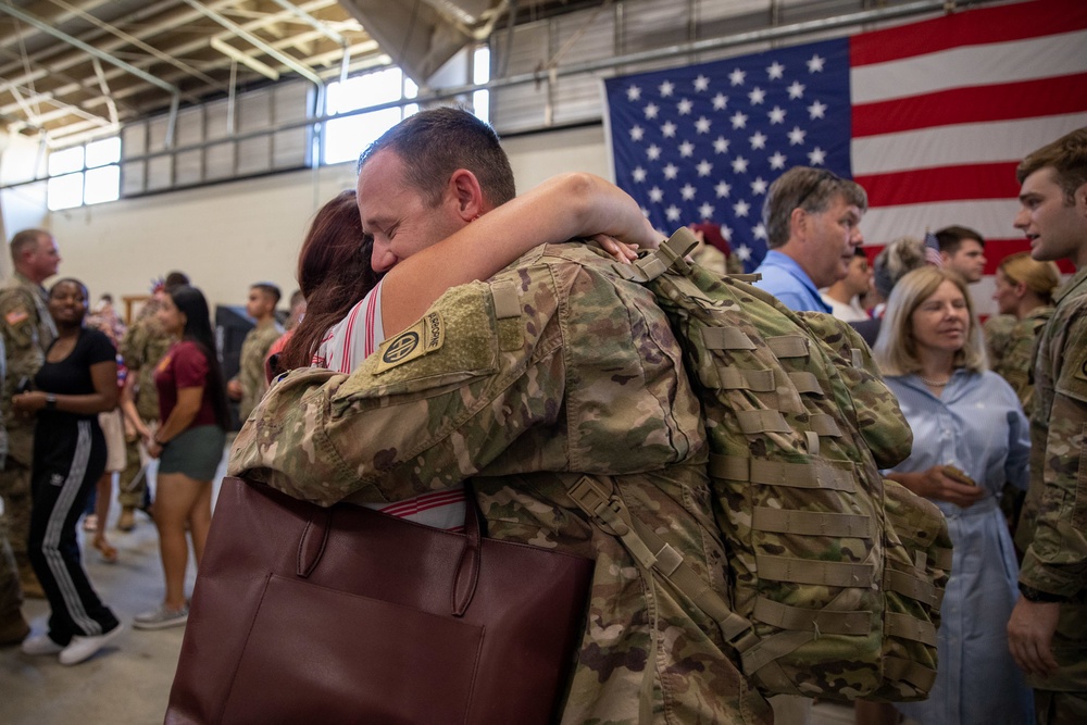 Paratroopers Return to Fort Bragg