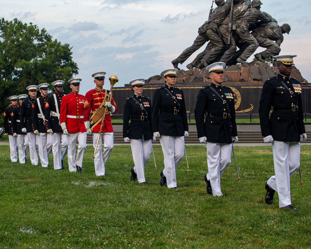 Barracks Marines performed another outstanding Sunset Parade at the Marine Corps War Memorial!