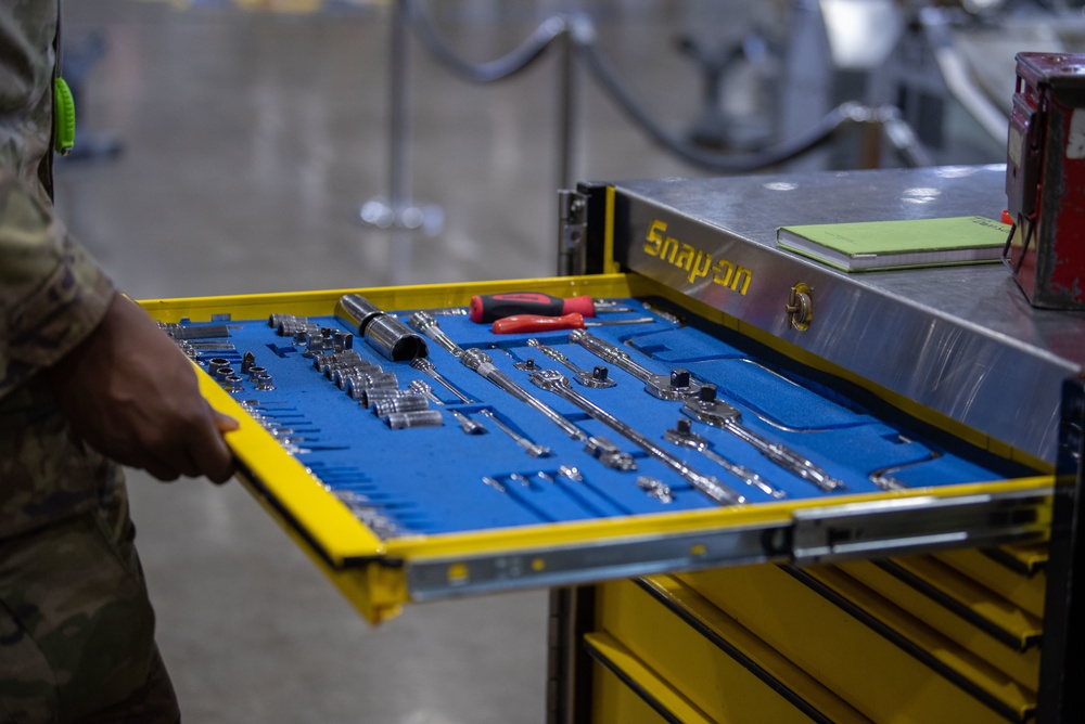 Second quarter load crew competition