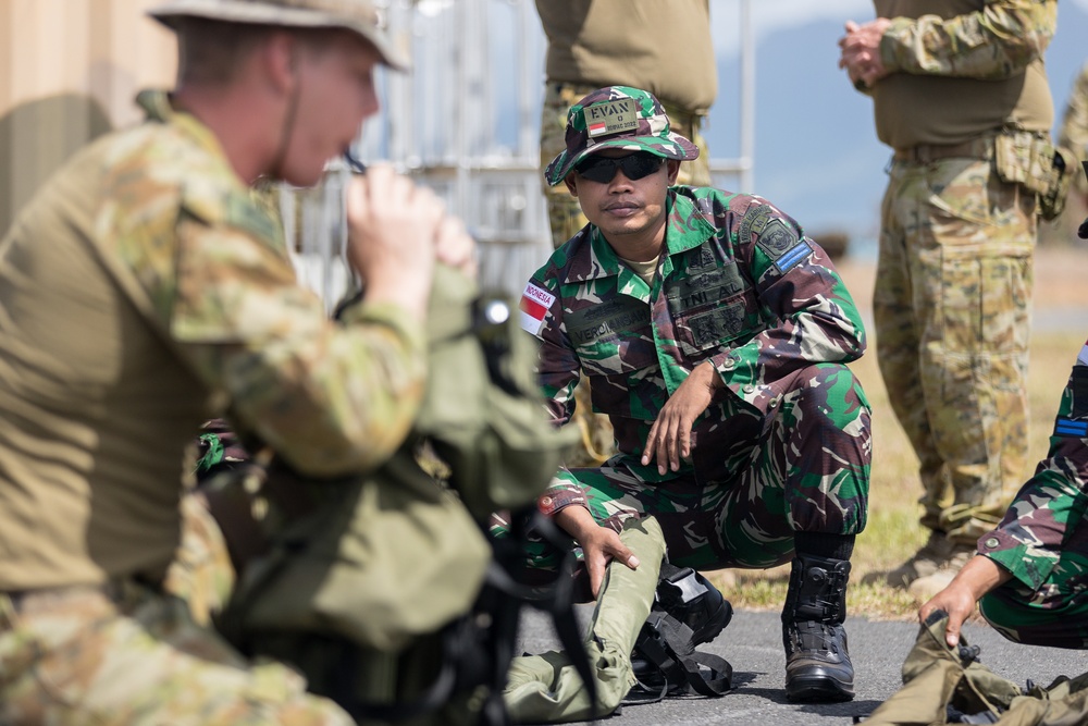 DVIDS Images Australian Army conducts Zodiac familiarization
