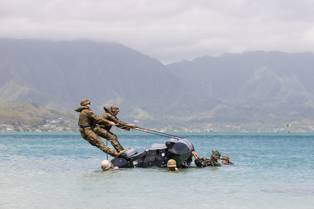 Zodiac familiarization training RIMPAC 2022