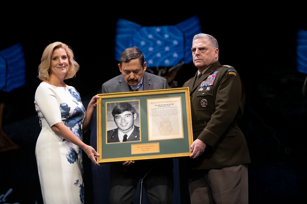 Six Medal of Honor Recipients Inducted into Pentagon Hall of Heroes