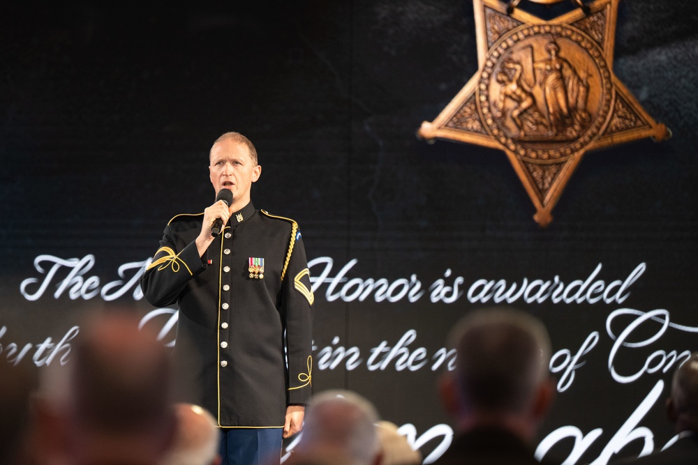 Six Medal of Honor Recipients Inducted into Pentagon Hall of Heroes