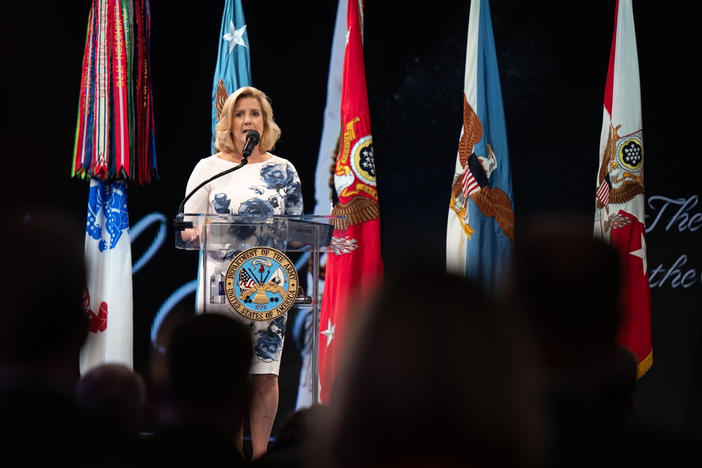 Six Medal of Honor Recipients Inducted into Pentagon Hall of Heroes