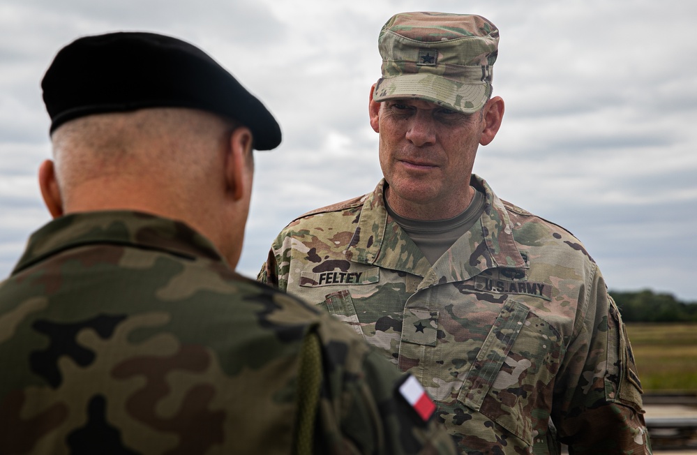 Brig. Gen. Feltey visits the Land Forces Training Center