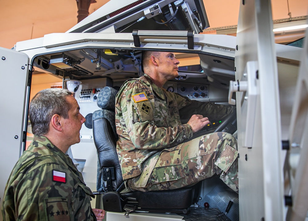 Brig. Gen. Feltey visits the Land Forces Training Center