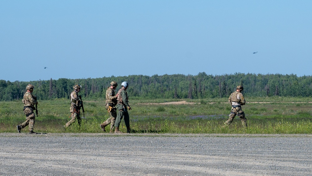 DAF civic leaders visit Alaska