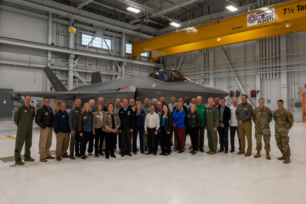 DAF civic leaders visit Alaska