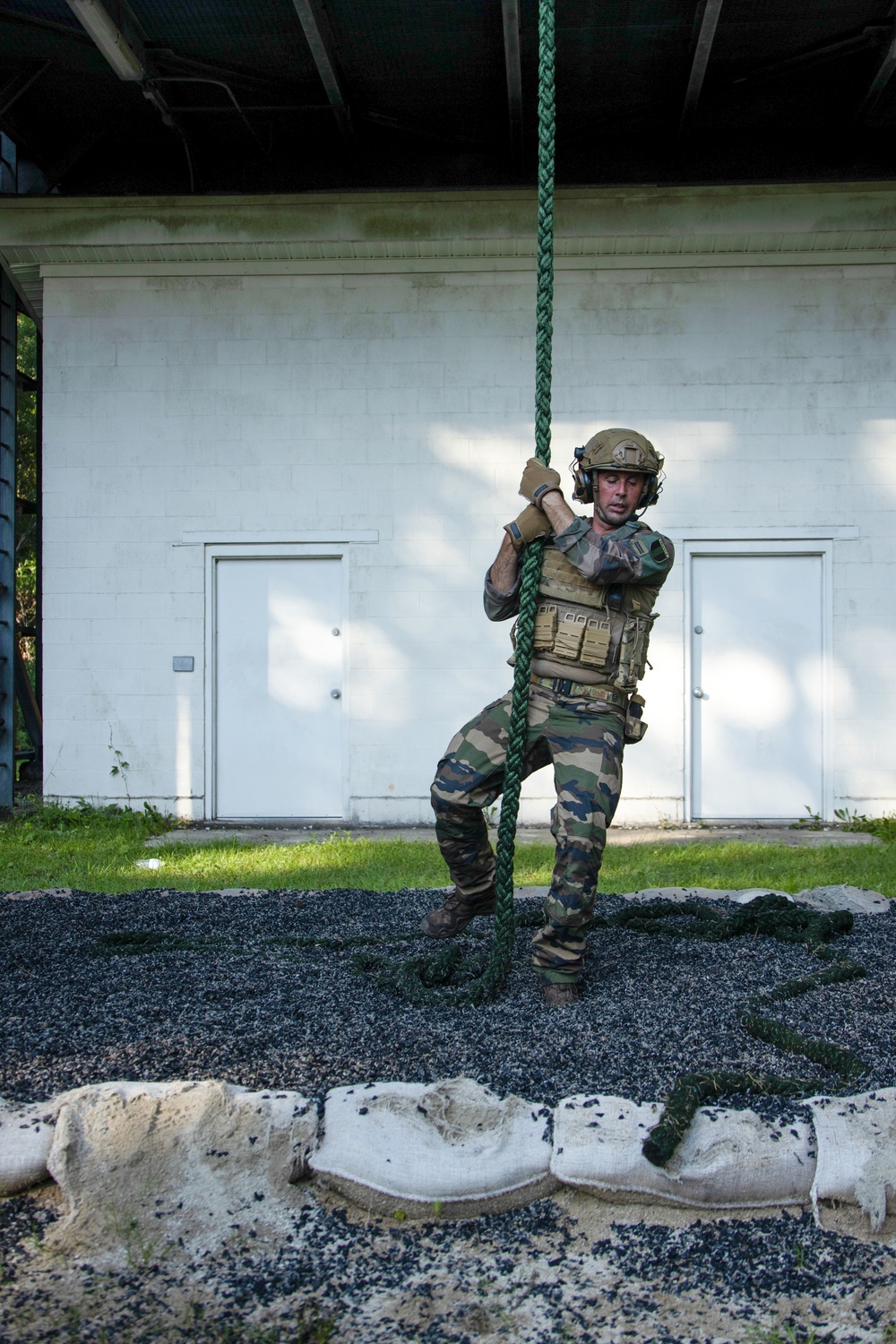 Exercise Burmese Chase: Static Fast Rope Training