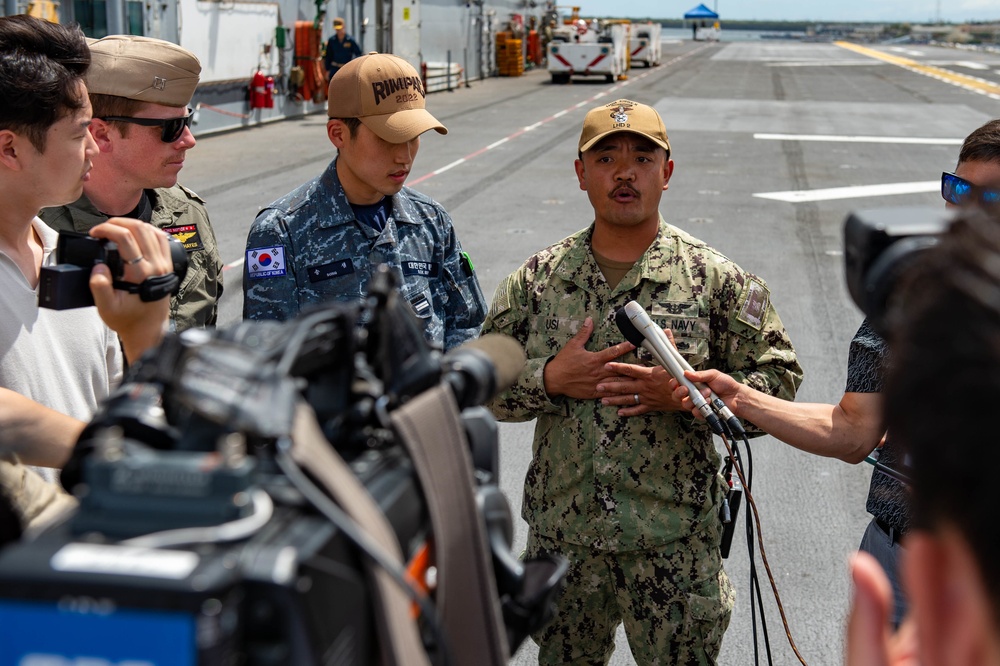 USS Essex Participates in RIMPAC 2022
