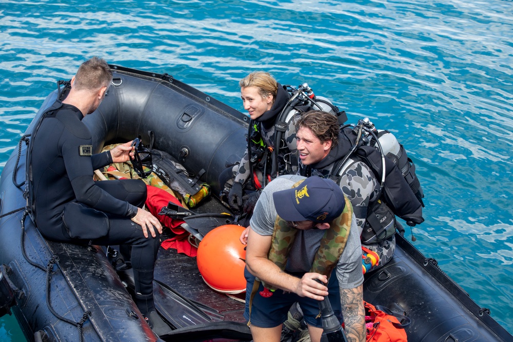 RIMPAC 2022: Australian Navy Conducts Dive Training