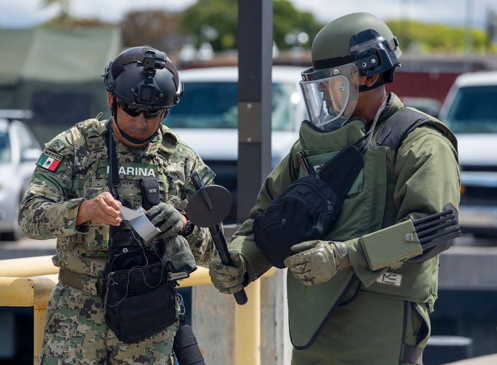 RIMPAC 2022: Mexico EOD Team Conducts Training