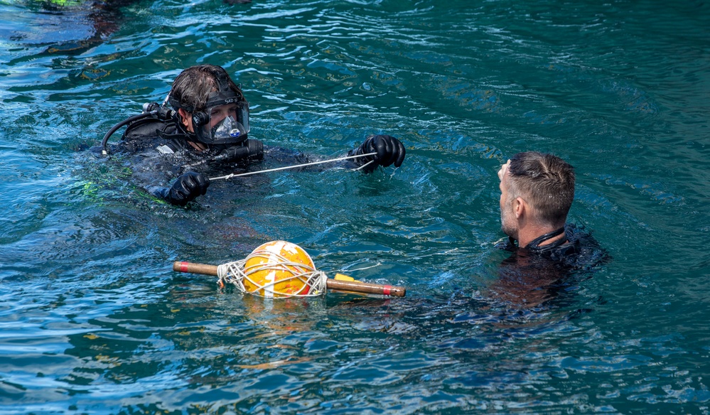 RIMPAC 2022: Australian Navy Conducts Dive Training