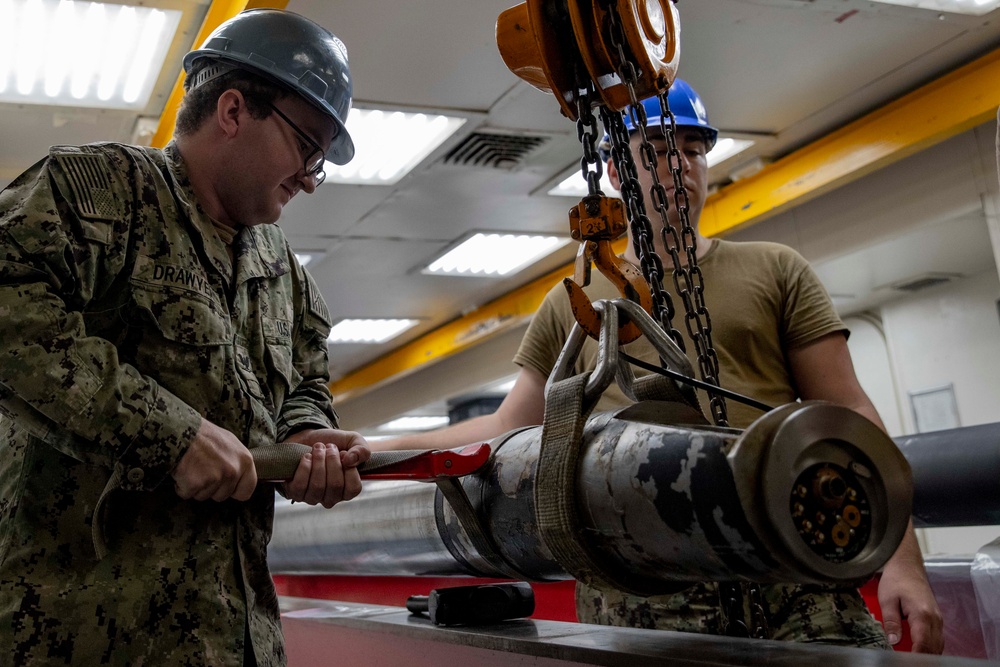 Periscope Maintenance aboard Emory S Land