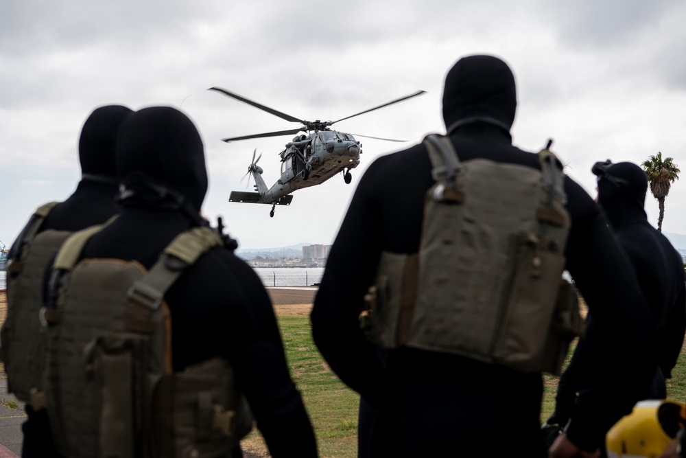 Multinational RIMPAC SOCAL Participants Conduct Helo-Cast Event with HSC-21