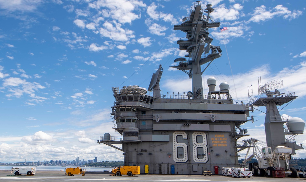 USS Nimitz Transits Puget Sound