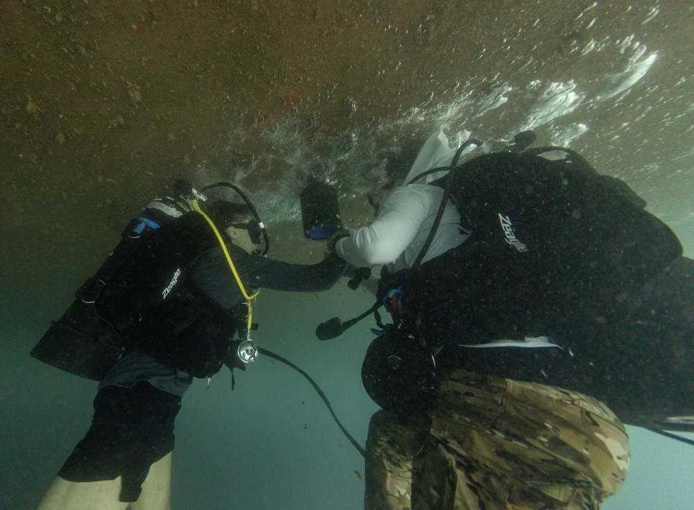 RIMPAC 2022: Multinational EOD Teams Dive Together