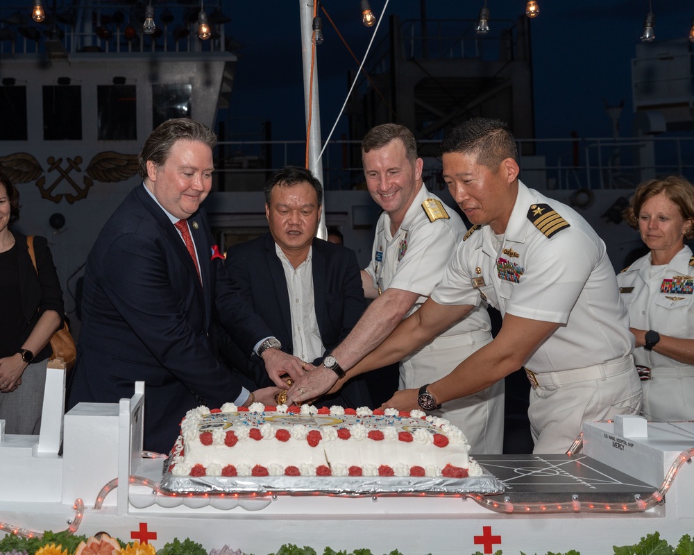 Pacific Partnership 2022 Vietnam Closing Ceremony Held Aboard USNS Mercy