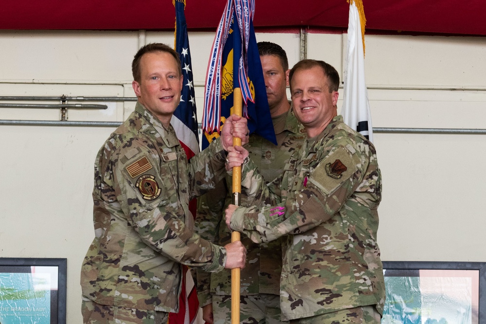 694th ISRG changes command