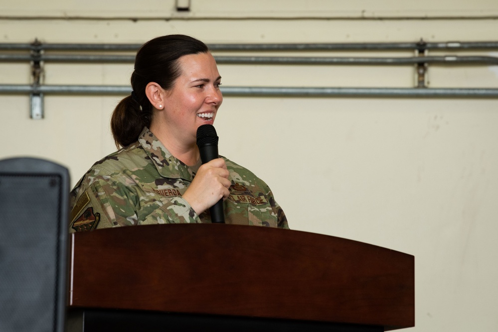 694th ISRG changes command