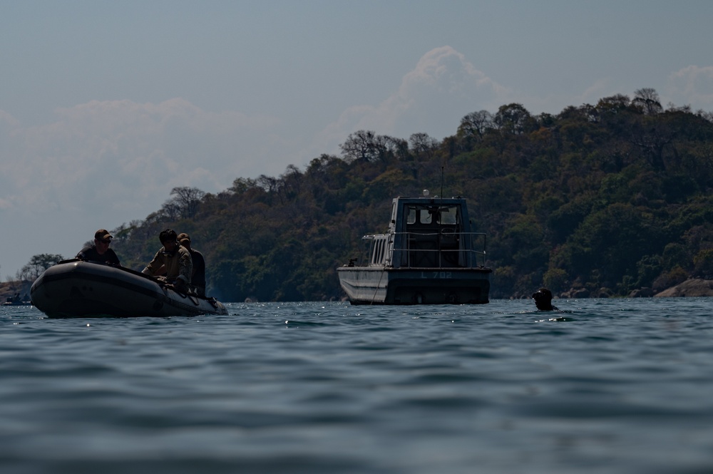 Malawian Maritime Force train with U.S. Special Forces