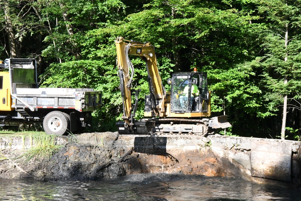 Fort Drum PW team rebuilds dam in the Historic LeRay Mansion District