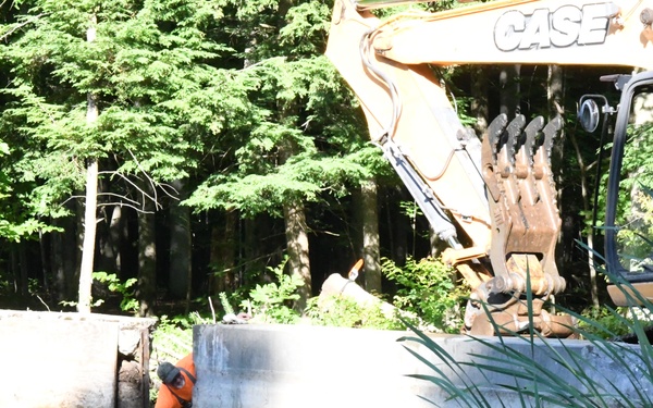 Fort Drum PW team rebuilds dam in the Historic LeRay Mansion District