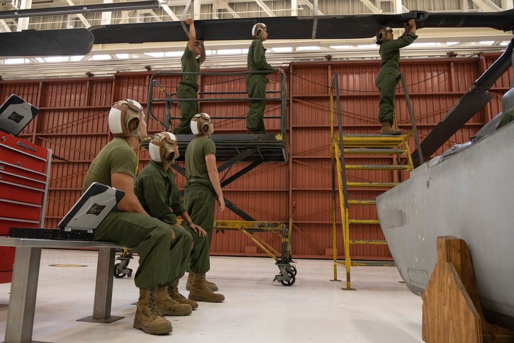 CNATT students learn aviation mechanics