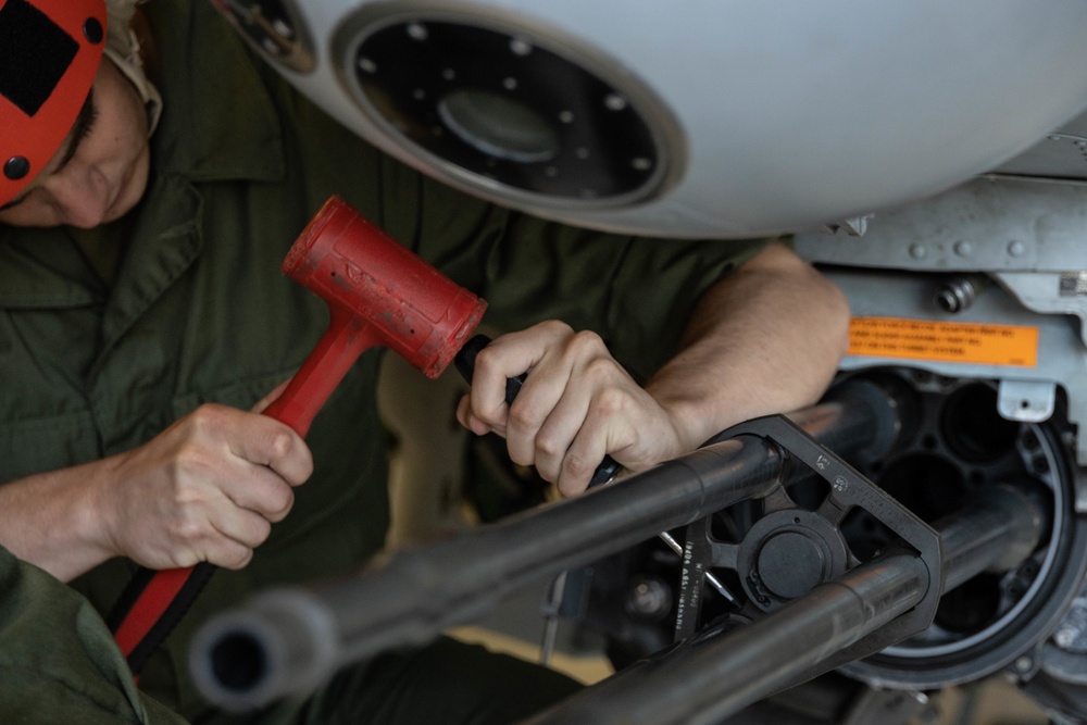 CNATT students learn aviation mechanics