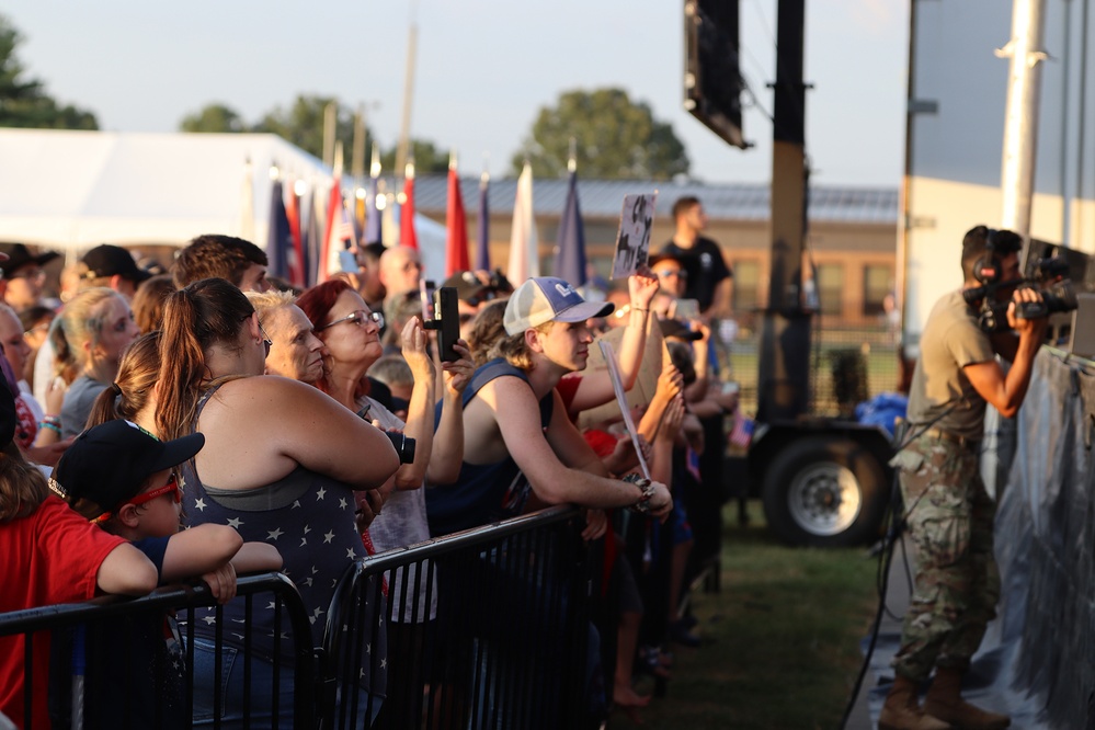 Fort Campbell celebrates Independence Day with concert, fireworks