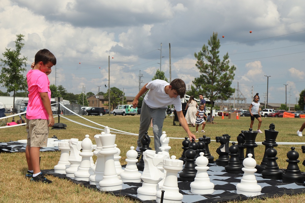 Fort Campbell celebrates Independence Day with concert, fireworks