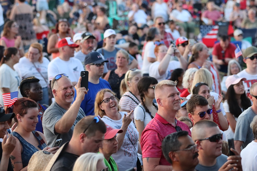 Fort Campbell celebrates Independence Day with concert, fireworks