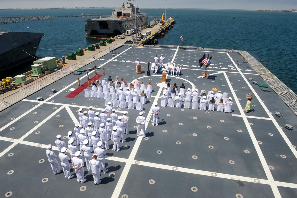 USS Mobile (LCS 26) Blue Crew Holds Change of Command Ceremony