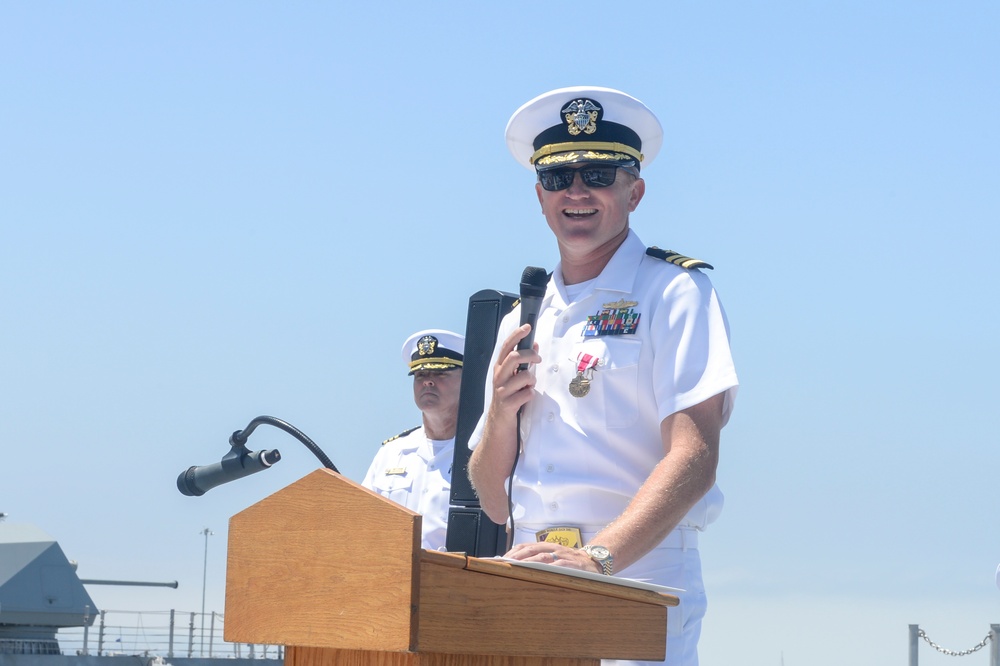 USS Mobile (LCS 26) Blue Crew Holds Change of Command Ceremony