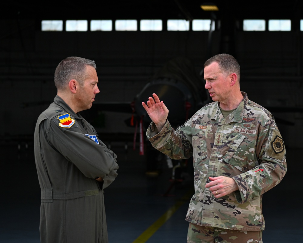 U.S. CENTCOM Commander Visits AFCENT HQ