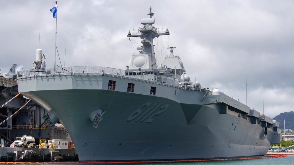 Republic of Korea Navy amphibious assault ship ROKS Marado (LPH 6112) moored at Joint Base Pearl Harbor-Hickam