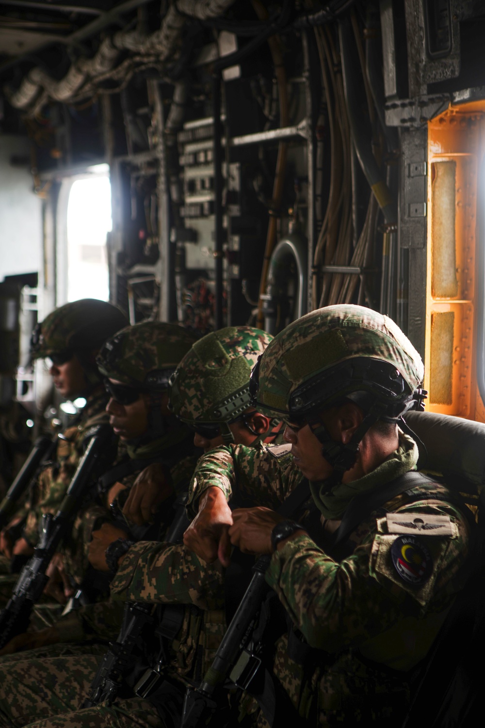 RIMPAC 2022: Aircraft onload and offload