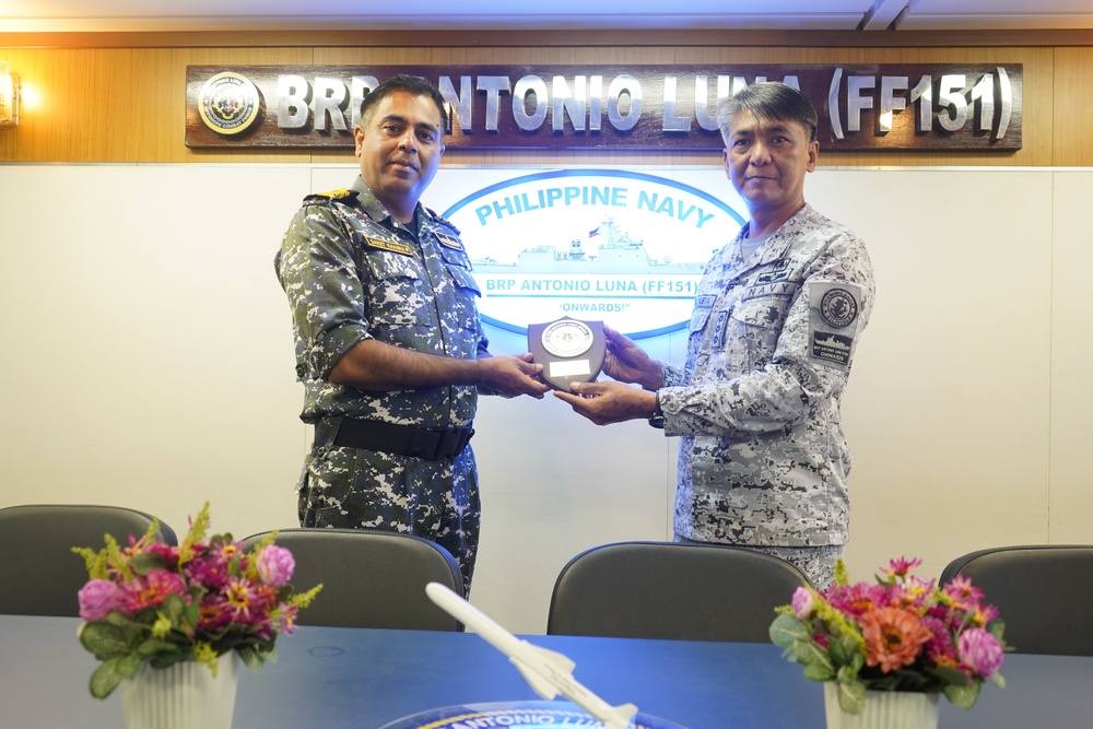 PH frigate in Hawaii receives visits from multinational counterparts