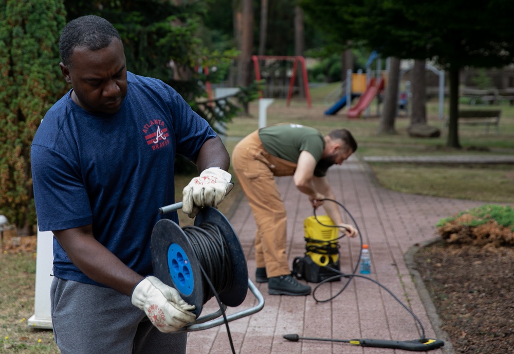 Helping at the Fisher House