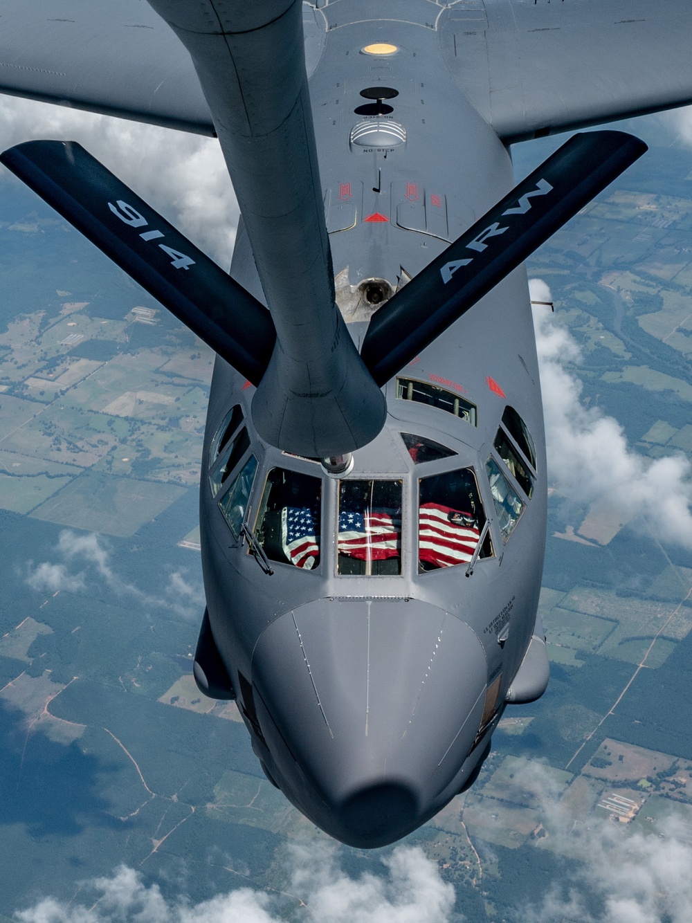 DVIDS - Images - The 914th ARW Refuels A B-52 Stratofortress With The ...