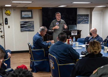 PHIBRON 6 Commodore addresses Sailors aboard USS Arlington